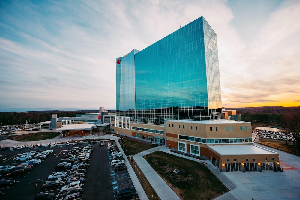 מונטיצ'לו Resorts World Catskills מראה חיצוני תמונה