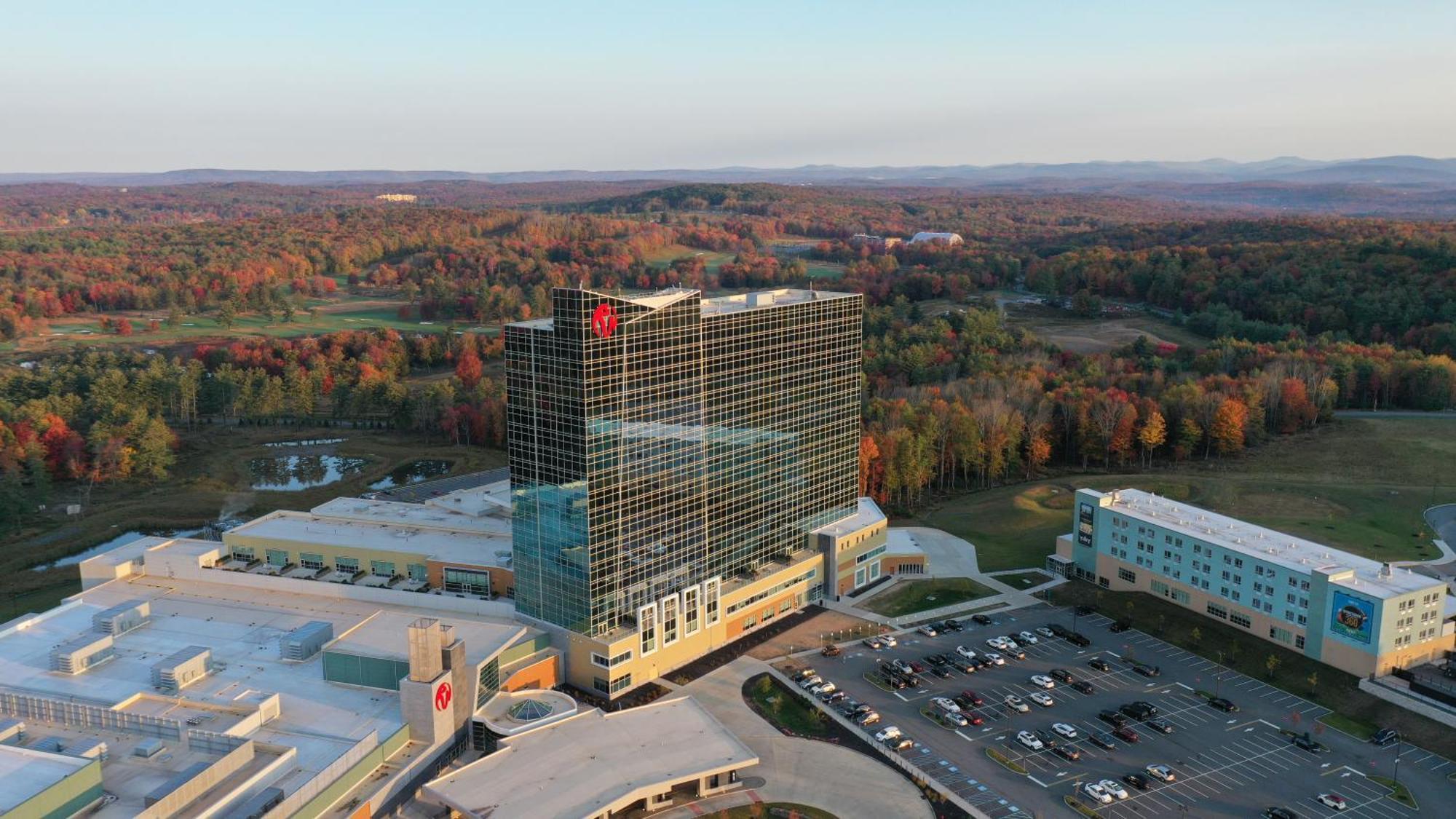 מונטיצ'לו Resorts World Catskills מראה חיצוני תמונה